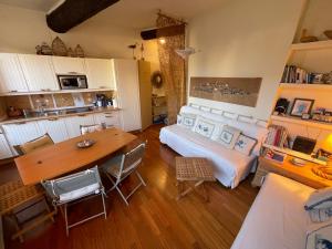 Le Suquet Style IV by Connexion