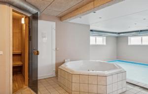Beautiful Home In Ebeltoft With Sauna
