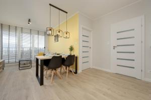 Unique Szczesliwa Apartment with Balcony Parking and AC by Noclegi Renters