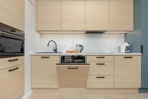 Unique Szczesliwa Apartment with Balcony Parking and AC by Noclegi Renters