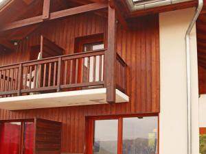 Chalet mitoyen aux Orres avec piscine chauffée, sauna, hammam - skis aux pieds - 6 pers. - FR-1-322-110