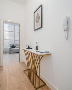 Town Centre apartment - Near Airport & Train Station