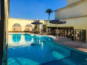 圣卡埃塔诺美居酒店 - 圣安德雷