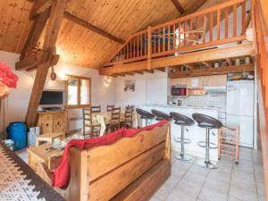 Appartements Duplex 4 pieces, 12 pers, proche Serre Chevalier, WIFI, parking - FR-1-330C-54 : photos des chambres
