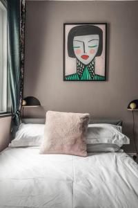 The Old Post Office - Truly unique, quirky house