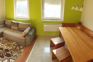 moderno opremljena hiša z odmaknjeno lokacijo