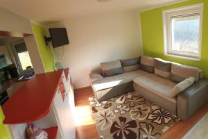 moderno opremljena hiša z odmaknjeno lokacijo