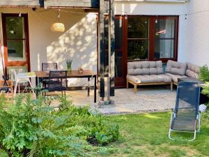 Design Studio am See mit Terrasse, Garten, 40m vom See - Snug Stays 2