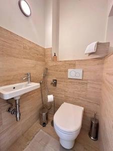 3BDR Bohemian style central flat with Balcony