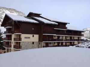 Appartement rénové cosy avec piscine, pour 4 personnes, proche des pistes et du village. - FR-1-342-180