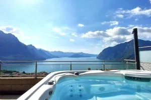 La casa sulla collina vista lago - Castro