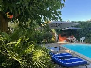 GITES - Mas Saint-Louis - Piscine chauffée - Montcalm