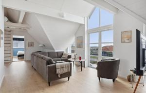 Beautiful Home In Ebeltoft With Sauna