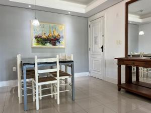 B102 - Apto 2 quartos p 6 pessoas com vista lateral do mar