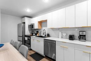 Modern Apartment in downtown dallas 2bed 2 bath