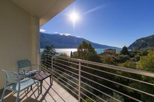 Twin Room with Lake View room in Hotel Sogno del Benaco