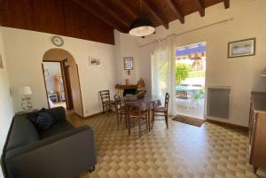 Maisons de vacances MAISON CRI-CRI a Ares : photos des chambres