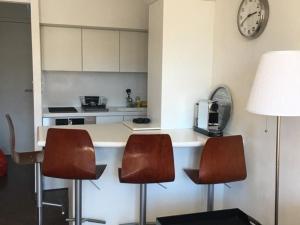 Studio cosy pour 4 à lAlpe dHuez, proche télécentre, commerces, terrasse sud, animaux bienvenus - FR-1-405-228