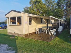 Stacaravan op 5 Sterren Vakantiepark De Kuilart Friesland aan het Meer met Zwembad 5P 237