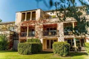 Appartements Moment de detente sur le Golf de Pont-Royal : photos des chambres