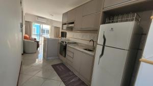 B913 - Apto para 06 pessoas em Bombinhas + piscina