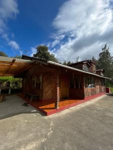 CASA LA KOCHA, Cabin, Hostal en la Laguna de la Cocha