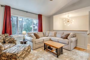 Pet-Friendly Fletcher Home - 13 Mi to Asheville!