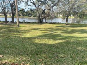 Swank Pad off River with free WiFi & parking-324