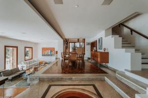 Tropical Escape Next to Leblon (Villa Elis Regina)