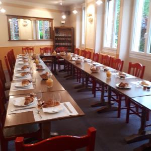 Hotels HOTEL RESTAURANT LE CENTRE : photos des chambres