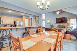 Cozy Cove Near Waterparks, Zip Line, Ski & More