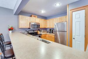 Cozy Cove Near Waterparks, Zip Line, Ski & More
