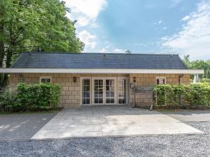 Castle Stay in De Eese with Royal Interiors