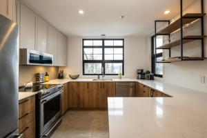 Tremblant Prestige - Les Eaux 215-8