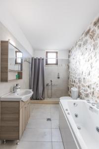 Raise Polydrosos Alpine Escape