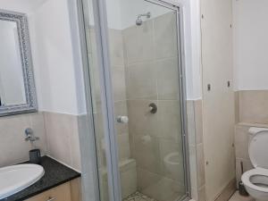 Beautiful 2 bed 2 bath apartment @ Westpoint in Sandton