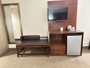 Vista Suites Near Island and Leconte Convention Center