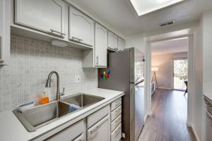 Cozy Westminster Condo 14 Mi to Downtown Denver!