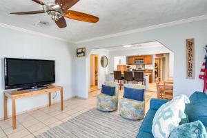 Less Than 1 Mi to Beach! Family-Friendly Galveston Home