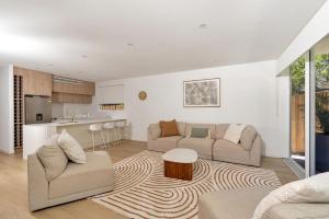 Blanca Beach House for 12 Vincentia