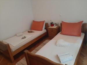 Apartments by the sea Duce, Omis - 21876