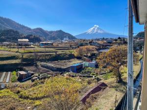 【MeTeL】窓辺から壮大な富士が拝める。リノベーション済み一等貸し宿泊施設