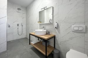 Family friendly house with a swimming pool Zadar - 22140