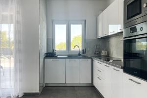 Family friendly house with a swimming pool Zadar - 22140