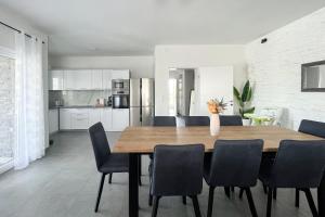 Family friendly house with a swimming pool Zadar - 22140