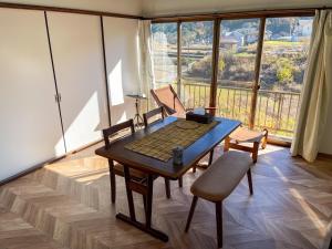 【MeTeL】窓辺から壮大な富士が拝める。リノベーション済み一等貸し宿泊施設