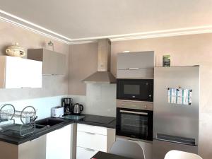 Bel appartement 2 chambres moderne face mer avec garage - FR-1-323-329