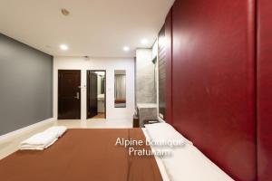 Alpine Boutique Pratunam