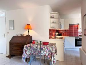 Duplex avec piscine, 3 pièces cabine, 6 couchages, terrasses et parking proche plage - Le Lavandou - FR-1-251-536