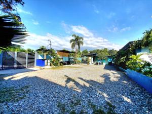 Hidden Palms Inn Small Group